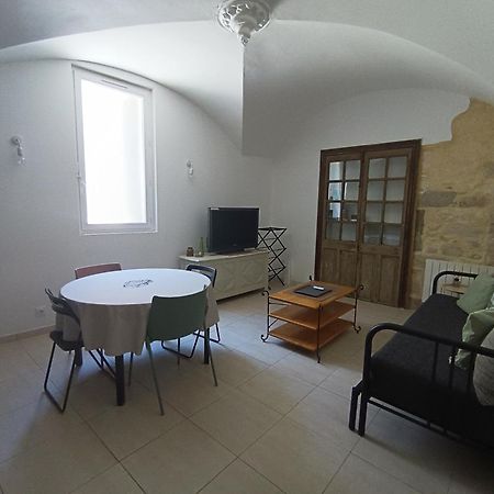 Dans Maison De Maitre, Appartement Independant. Montfrin Ngoại thất bức ảnh