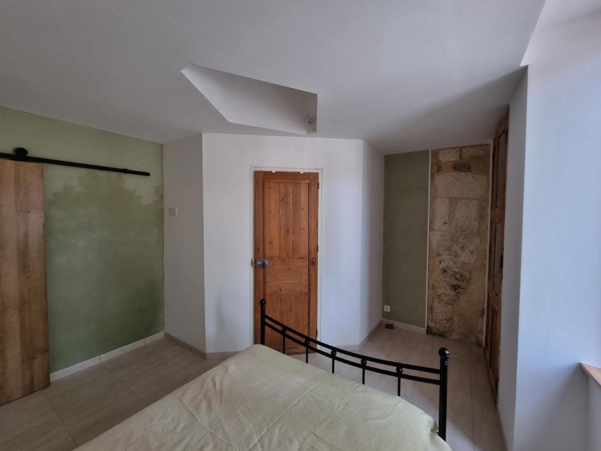Dans Maison De Maitre, Appartement Independant. Montfrin Ngoại thất bức ảnh