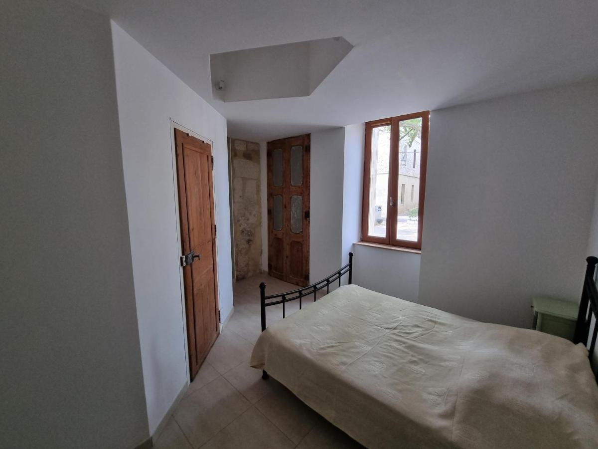 Dans Maison De Maitre, Appartement Independant. Montfrin Ngoại thất bức ảnh