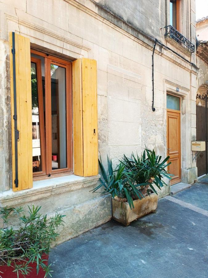 Dans Maison De Maitre, Appartement Independant. Montfrin Ngoại thất bức ảnh