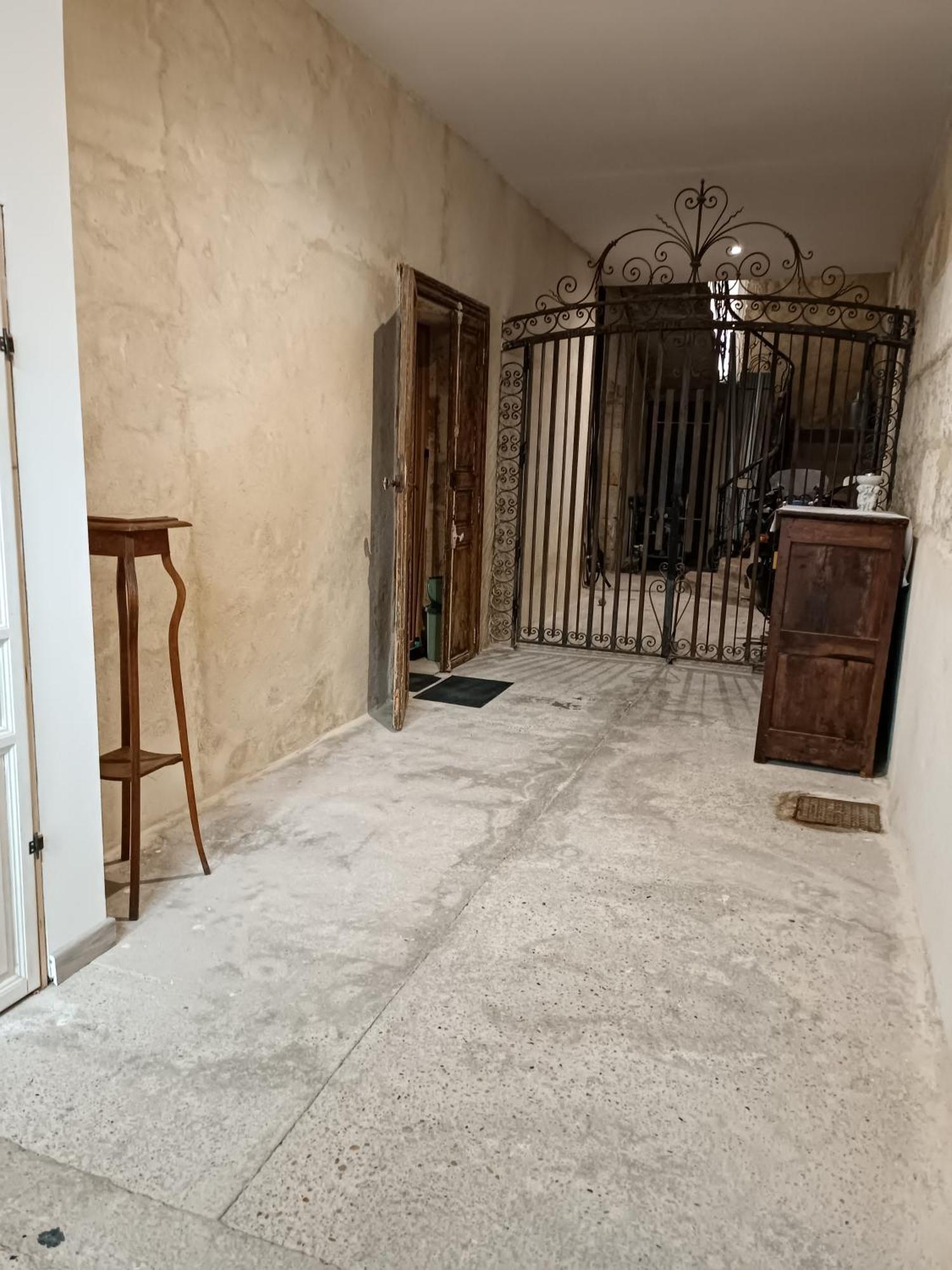 Dans Maison De Maitre, Appartement Independant. Montfrin Ngoại thất bức ảnh