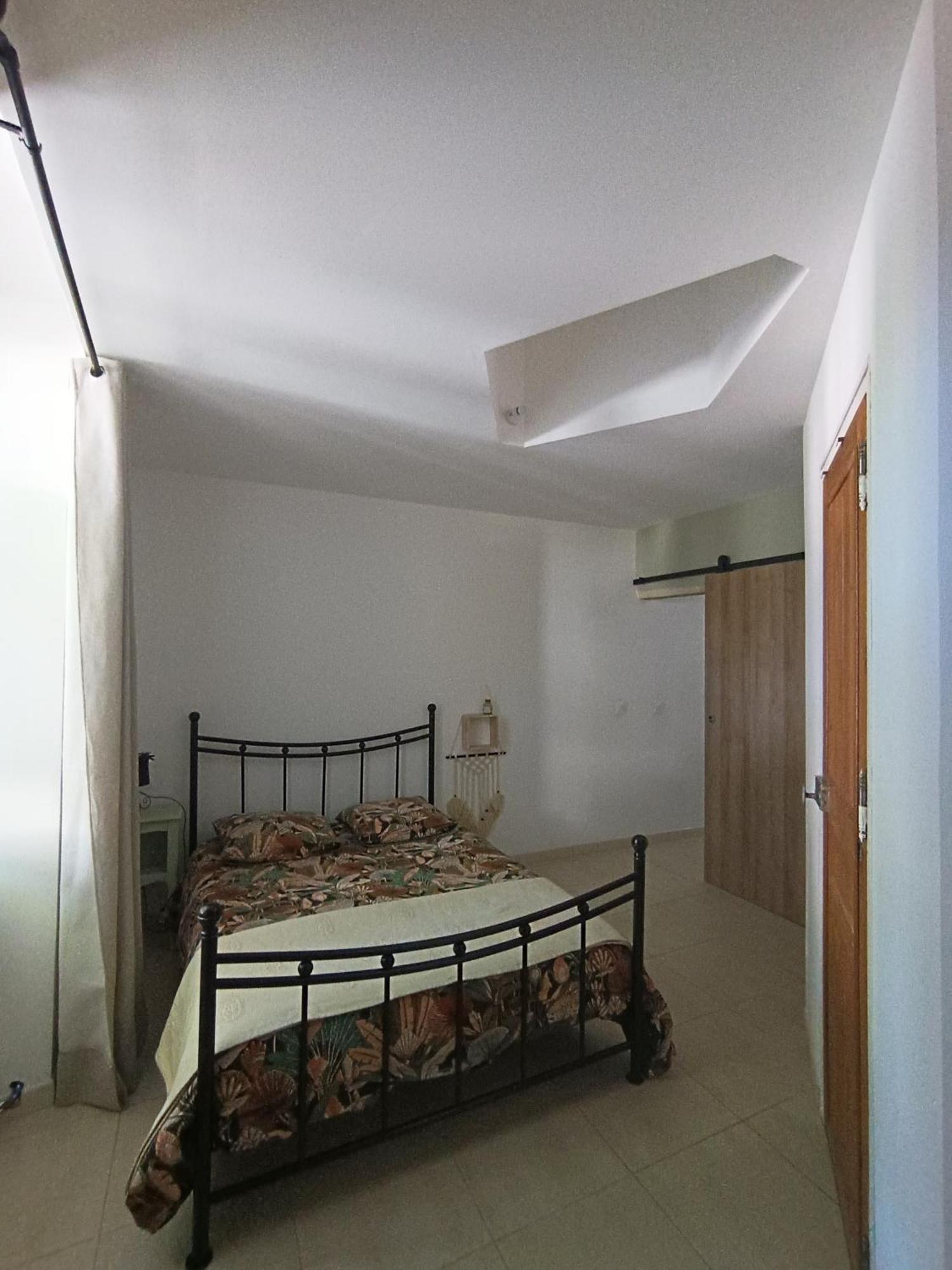 Dans Maison De Maitre, Appartement Independant. Montfrin Ngoại thất bức ảnh